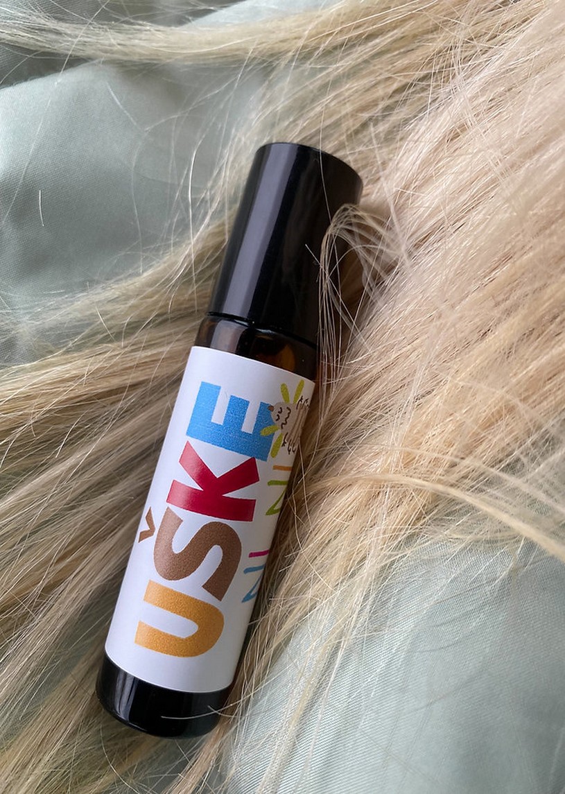 4ebba0_49687b69aba64e47b127a66ee21ee264~mv2 Roll-on UŠKE NI NI - slika 1